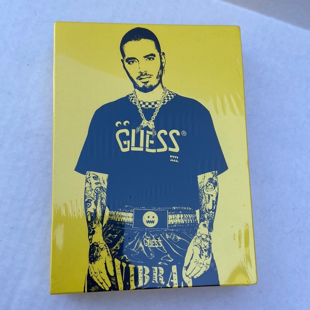 GUESS J BALVIN 20 Notecard with Envelope Set